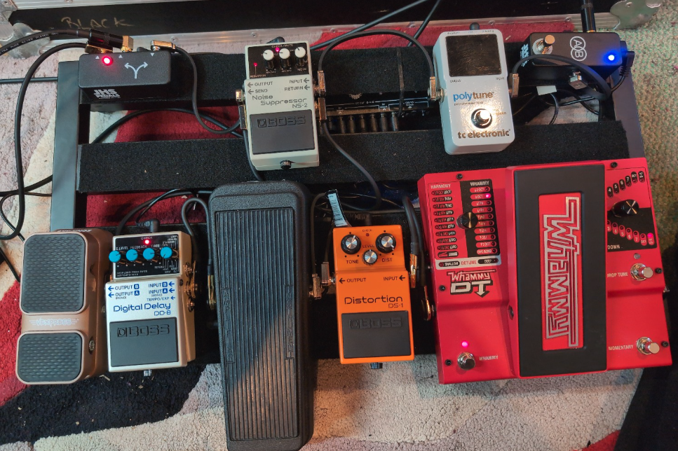 Traditional analog pedalboard setup